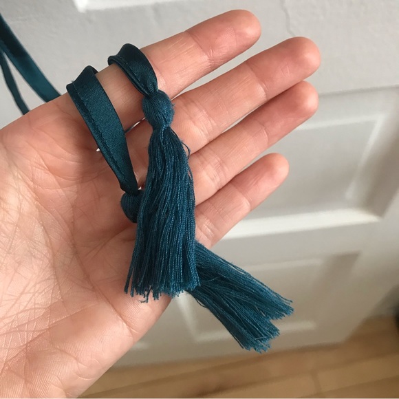 WINDSOR | Satin wrap top - Picture 4 of 9